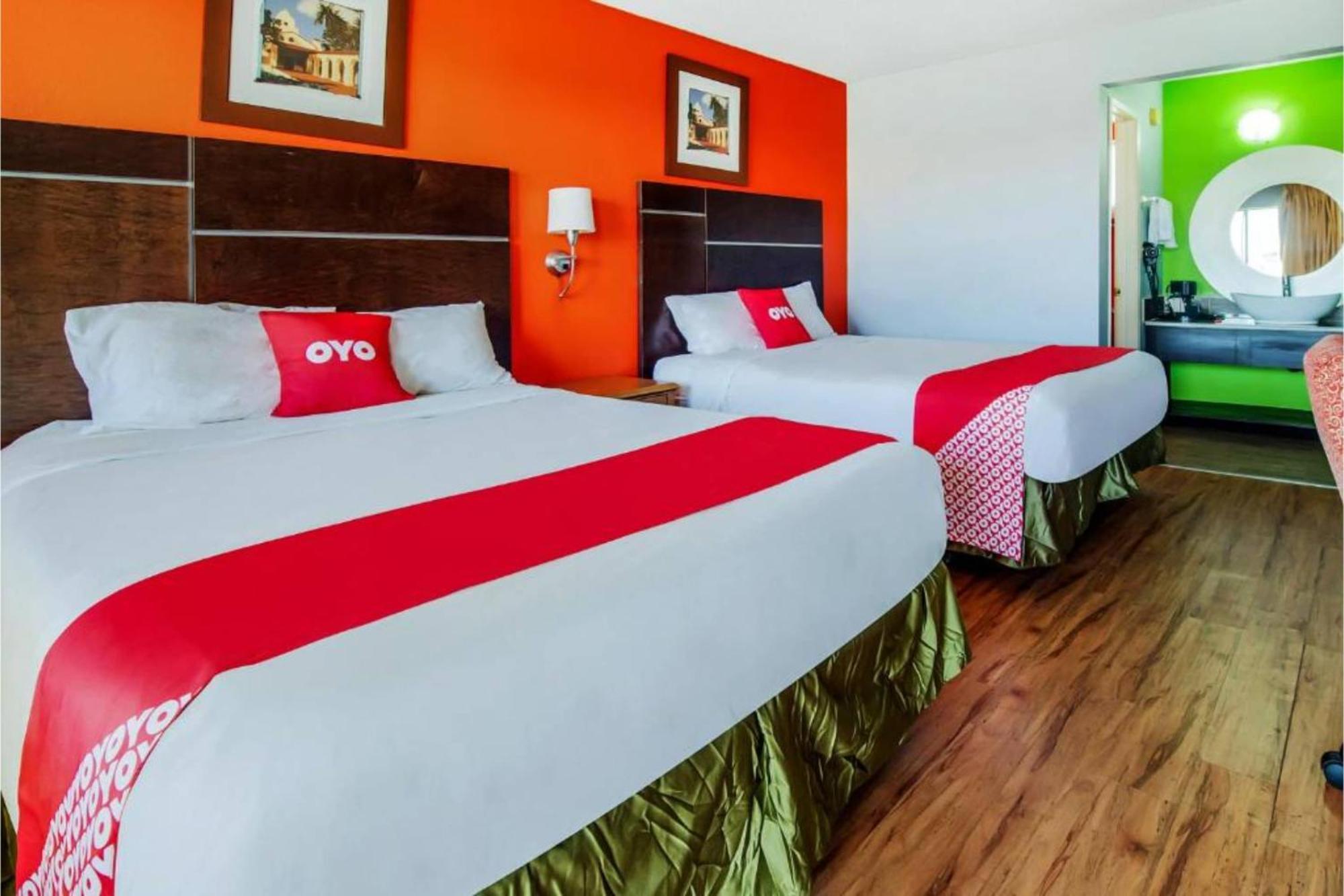 Hotel Europa Риджкрест Екстериор снимка