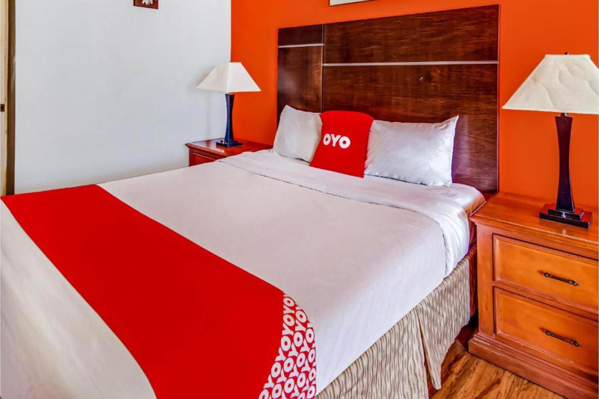 Hotel Europa Риджкрест Екстериор снимка